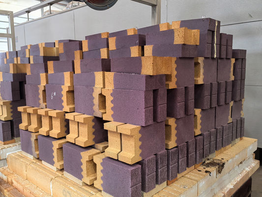 comprar tijolo de isolamento composto de cromo-circônio corindão, que é aplicado em fornos de incineração de resíduos perigosos. online manufacture